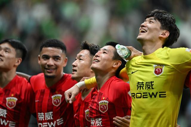 申花惨败落后海港11分 追平上海德比最大分差纪录